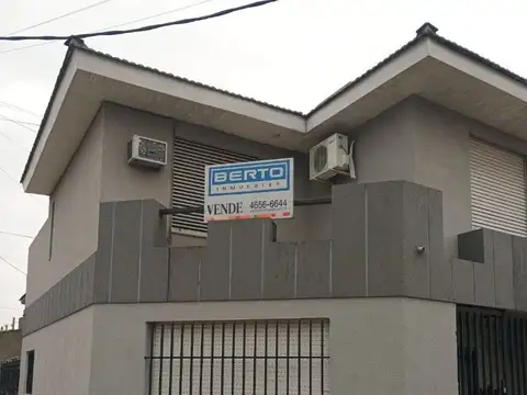 Depto Tipo Casa en Venta de 6 ambientes