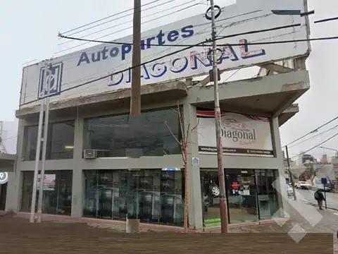 Venta de local comercial 500 m2 sobre Enrique Mosconi esquina Leguizamón