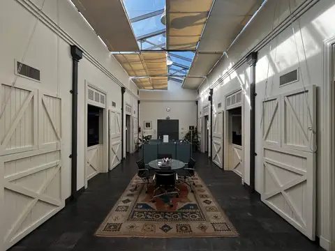 Edificio de oficinas con carácter único · Sin expensas · Lomas de San Isidro