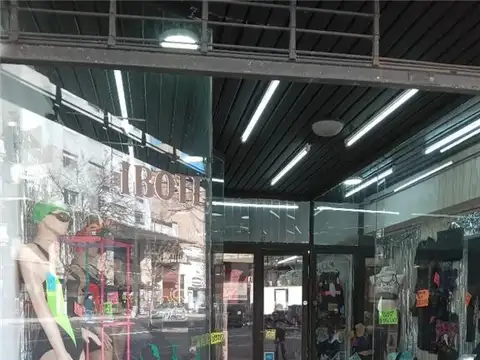 Avenida Entre Ríos 1000, Piso P.B.
