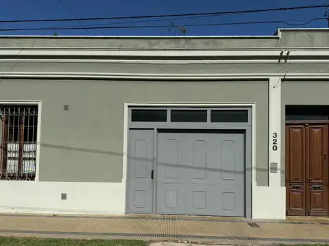 SE VENDE: HERMOSA CASA ANTIGUA - B° CENTRO III