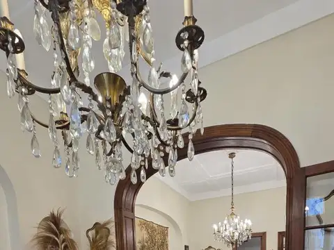 Casa 6 ambientes con 2 baños