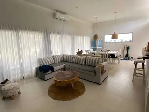 Casa Chalet  en Alq. Temporario en Costa Esmeralda, Costa Atlántica, Buenos Aires