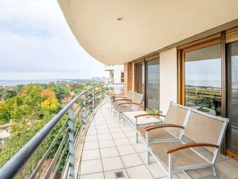 Departamento 6 ambientes, 4 cocheras VISTA AL RIO