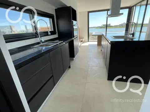 Casa 6 ambientes con 2 baños