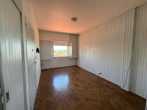 Monoambiente muy luminoso con vista abierta. Excelente ubicacion