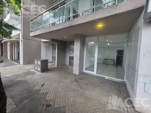 Alquiler -Local al frente - Pichincha