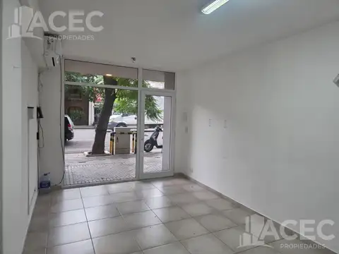 Salta al 2300 - Local al frente