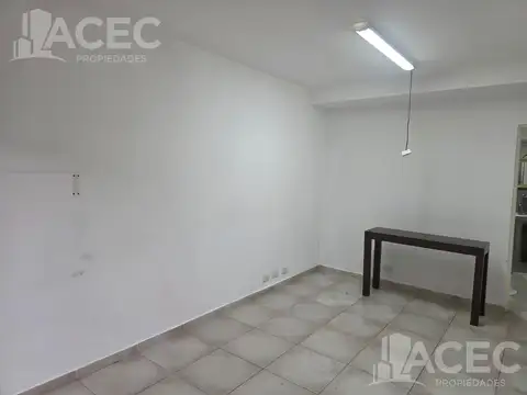 Local en Alquiler en Pichincha, $ 700.000