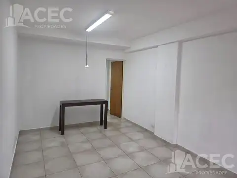 Salta al 2300 - Local al frente