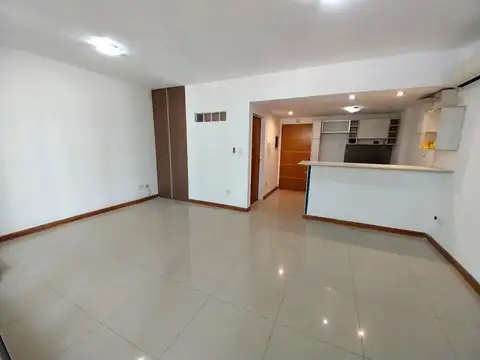 MONOAMBIENTE AMPLIO AL FRENTE CON BALCON