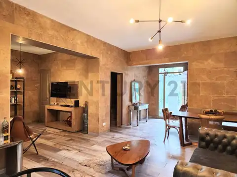 Casa 6 ambientes con 3 baños