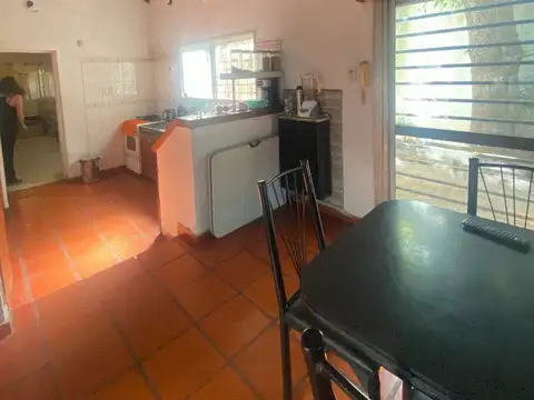 Casa 6 ambientes con 3 baños