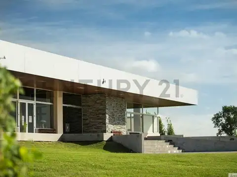 Hermoso Lote a la Laguna