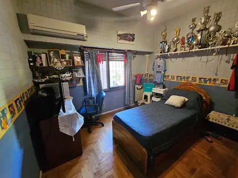 ALQUILER DEPTO. 3 AMB. EN ARISTÓBULO DEL VALLE AL 400 (LANÚS O.), MUY BUEN ESTADO!