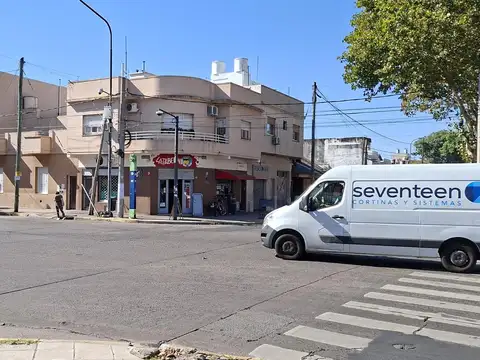 Hipolito Yrigoyen al 3400