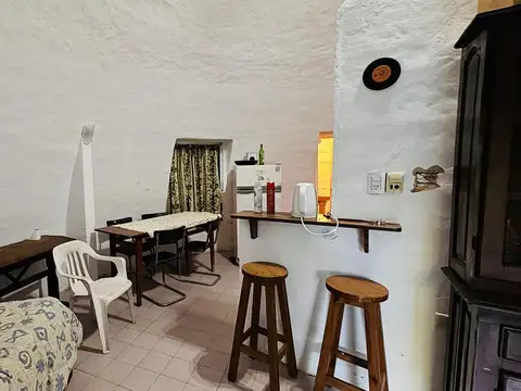 Casa 2 ambientes con 1 baño