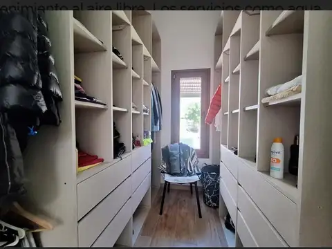 Casa en Alquiler con 3 cocheras