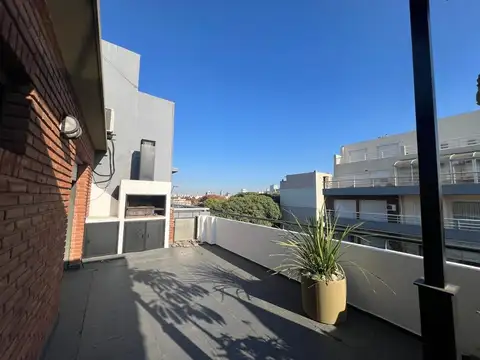 Departamento, balcón terraza y cochera