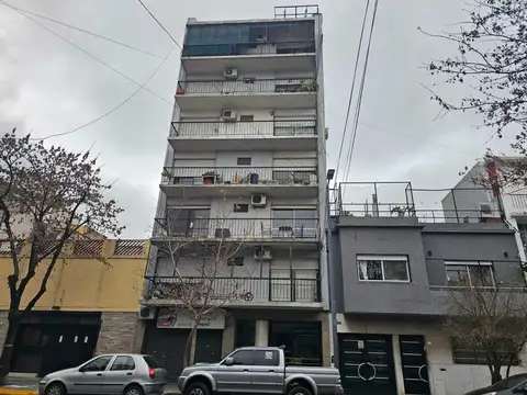 Departamento en venta A RECICLAR – 4 ambientes – Villa Gral Mitre
