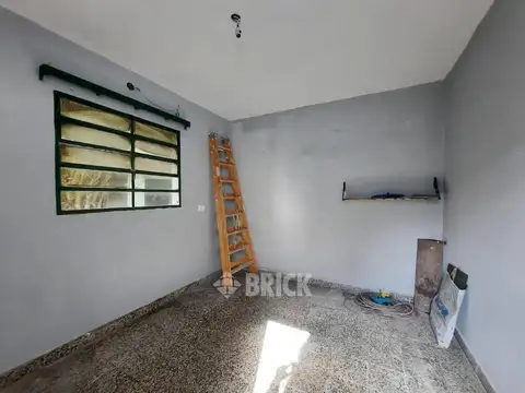 CASA EN ZAPIOLA AL 800 - 346 M2 ESPECT JARDIN PATIO PARRILLA QUINCHO