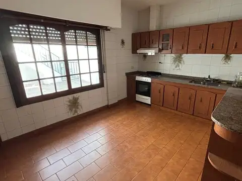 Casa en Alquiler en Ramos Mejía, $ 1.800.000