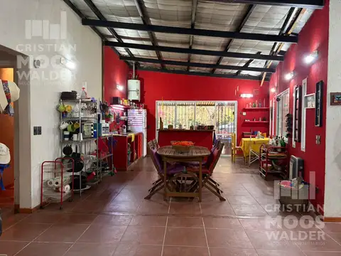 Casa en Venta con 2 cocheras