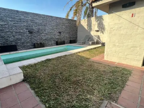 Casa en alquiler a metros de Ruta 20 con pileta