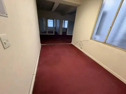 Oficina 4 ambientes con 2 baños