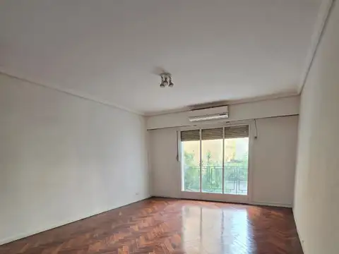 Ángel M. Gimenez 100, Piso 1