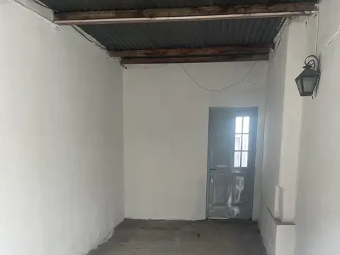 Depto Tipo Casa en Alquiler en Lomas De Zamora, $ 450.000