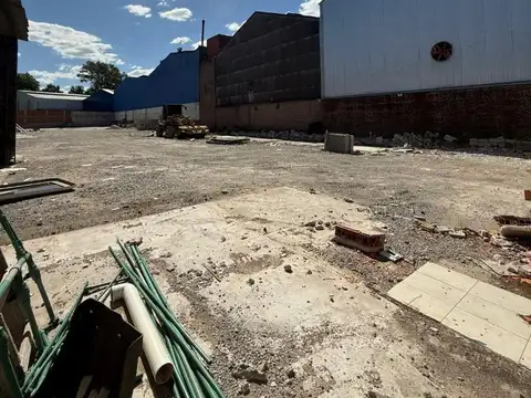 Importante terreno en Venta  2500 mts Zona industrial