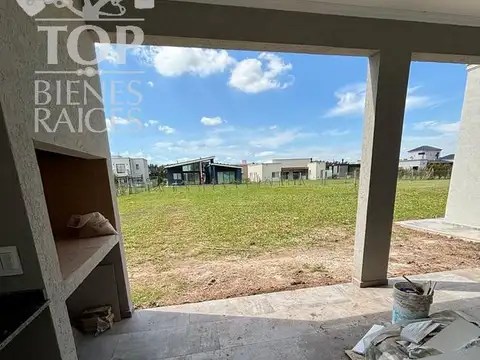 Casa en Venta en Monet Barrio Privado, USD 210.000