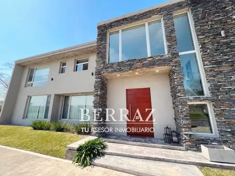 CASA VENTA 5 AMBIENTES EN HARAS SANTA MARÍA EL TRÉBOL ESCOBAR INTERNO