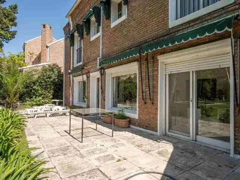 Casa 7 ambientes con 6 baños