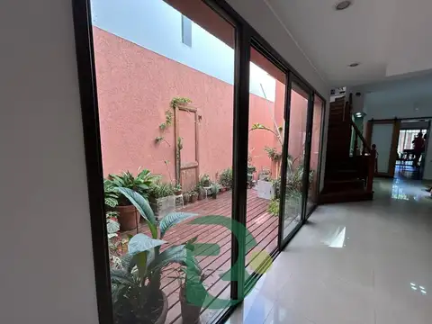 Casa en Venta con 4 cocheras