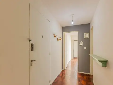 VENTA. APTO CREDITO. APTO PROFESIONAL. SEMI PISO. DOS AMBIENTES. FRENTE. BELGRANO