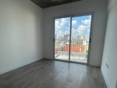 Departamento a estrenar de 3amb al frente con balcón corrido