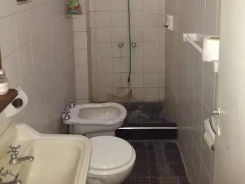 Casa 2 ambientes con 1 baño