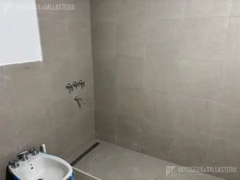 Casa en Alquiler con 1 cochera