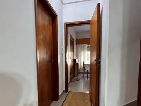 Casa Chalet 3 ambientes con parque y lote propio en Venta en José León Suárez