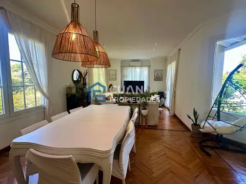 Casa 5 ambientes con 4 baños