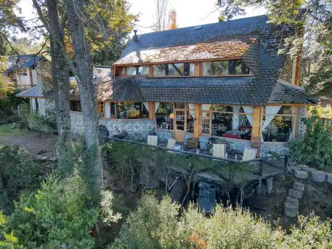 VENTA | Casa con vista al lago | 4 dormitorios en suite | Villa Correntoso – Villa La Angostura