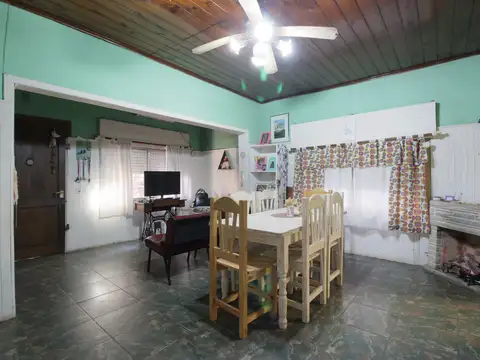 Casa 4 ambientes con 1 baño