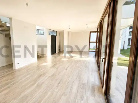 467 5000, Piso 0