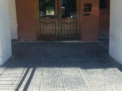 Villa Lugano, Edificio 109 en Primer Piso! Excelente Estado
