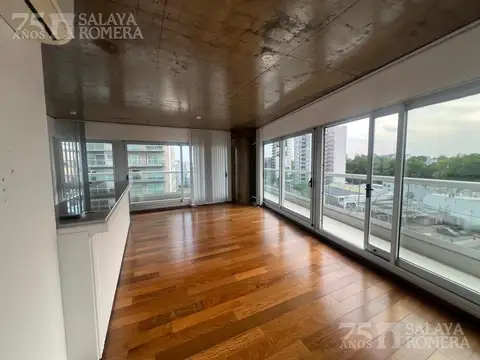 Av Libertador  al 2400 Palmera