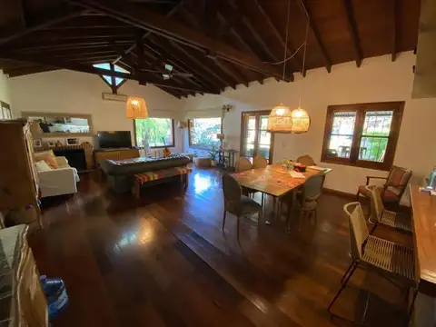 Casa 4 ambientes con 3 baños