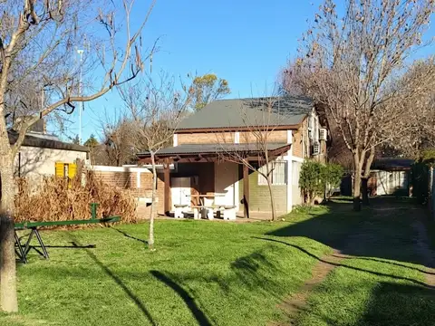 Casa en Venta con 4 cocheras