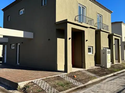 Casa en venta de 3 ambientes en Saraví Village Pilar